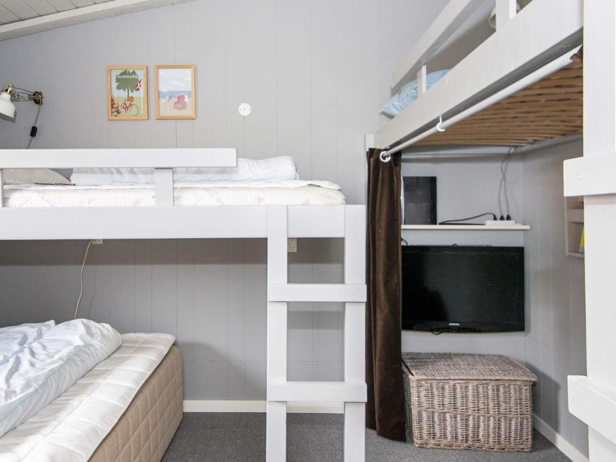 5 Person Holiday Home In Henne Henne Strand Buitenkant foto